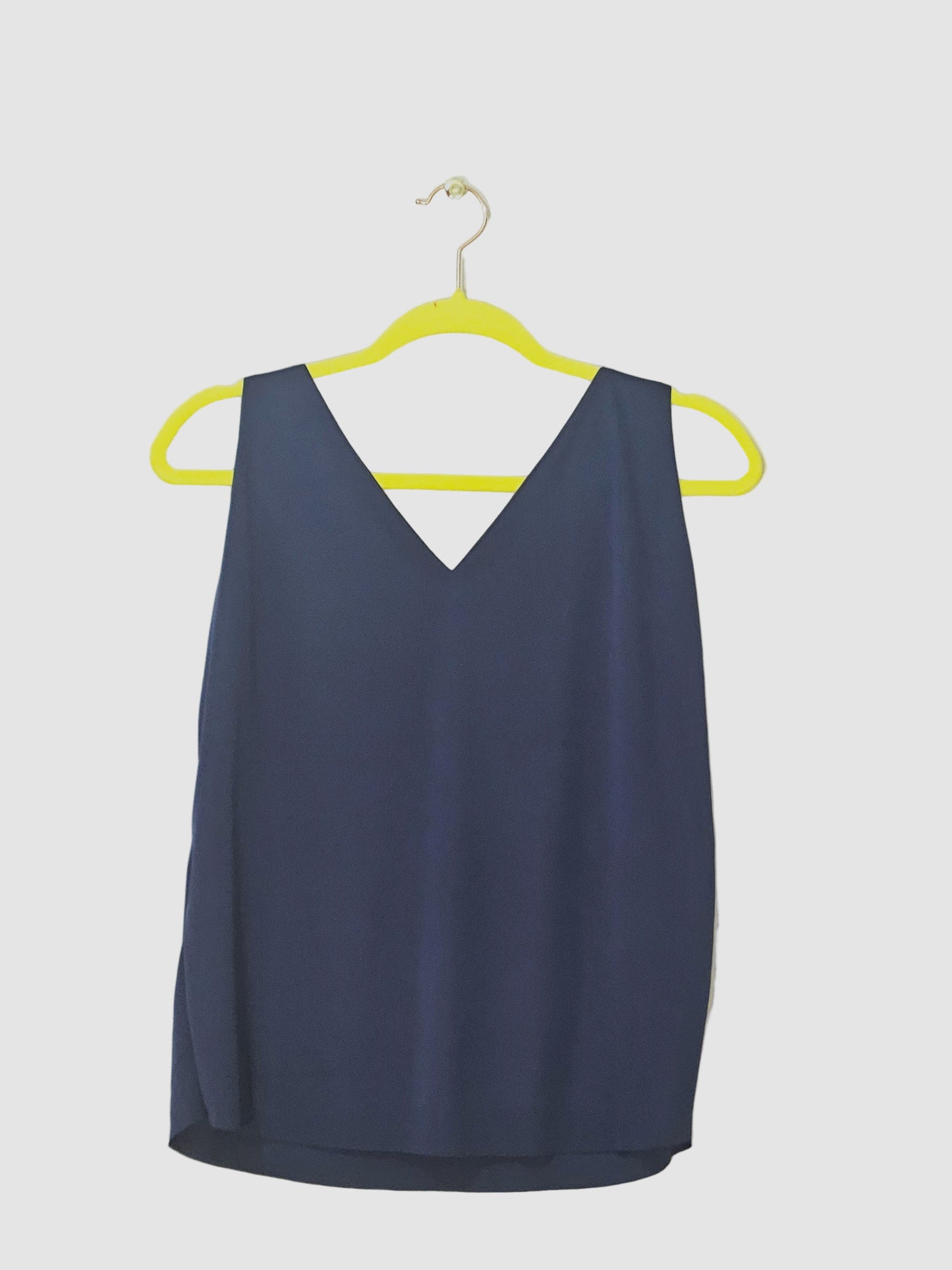 Sleeveless V-neck